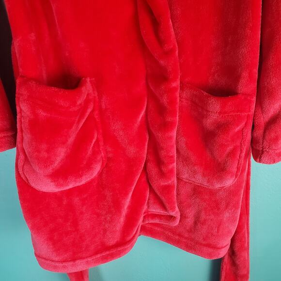 Victoria's Secret Red Embroidered Love Cozy Plush Short Robe Size Medium Large - Picture 7 of 9